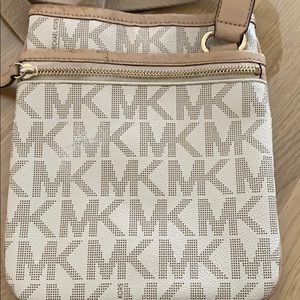 Michael Kors pocketbook